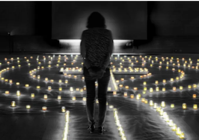 Le labyrinthe de lumière, se déplacer dans l’espace et marcher au fond de soi. © DR