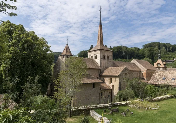Abbatiale de Romainmôtier ©Trisente, CC BY-SA 4.0 Wikimedia Commons