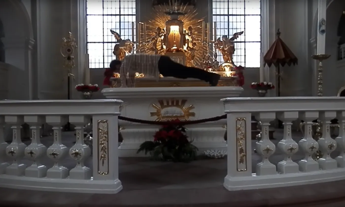 "Pressure to Perform" (Capture d'écran, 2016) © Alexander Karle 